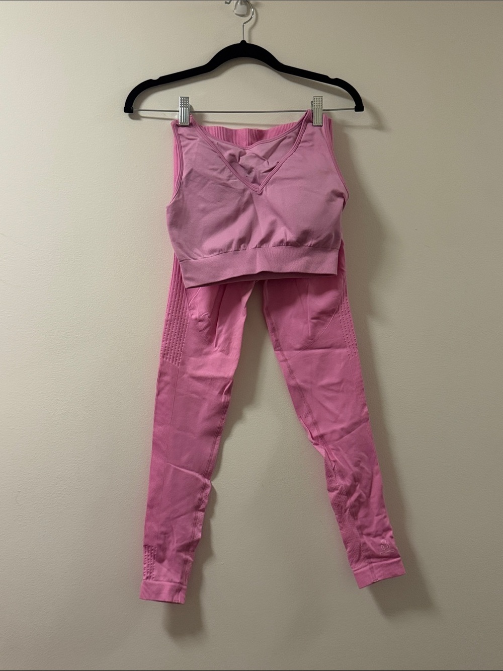 Yoga Pale Pink V‑Neck Active Crop Top and Legging Set